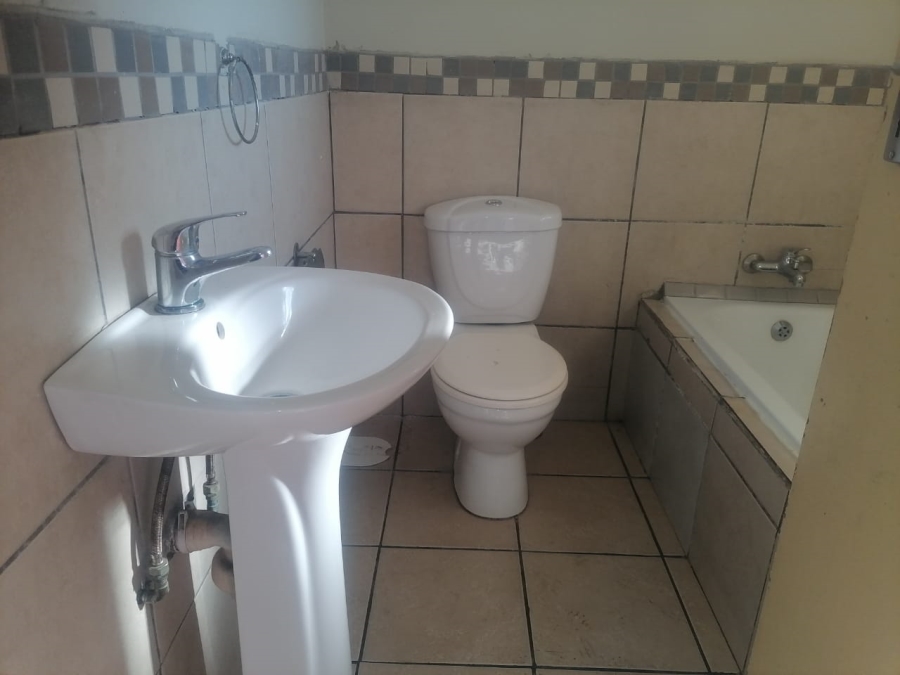 2 Bedroom Property for Sale in Oos Einde North West